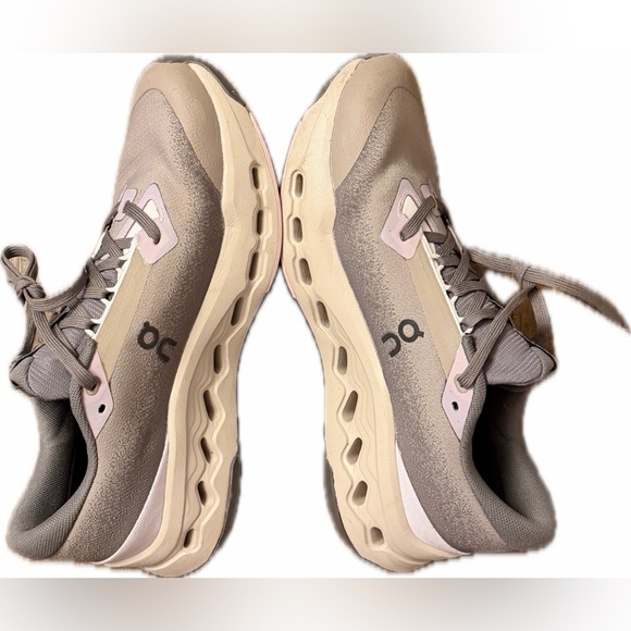 On Women's Waterproof Sneakers - Taupe and Cream
*NWOB* - Picture 2 of 12